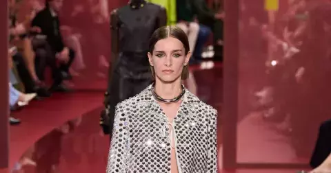 12 flitrovaných sukní, ve kterých o svátcích skutečně zazáříte