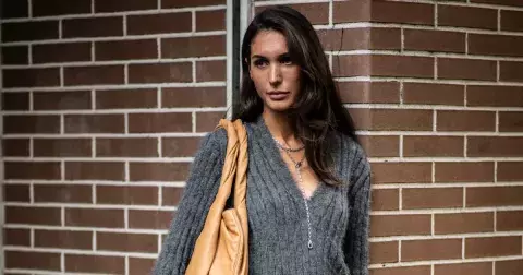 Z kašmíru i vlny: Top 10 copánkových svetrů, které milují Skandinávky