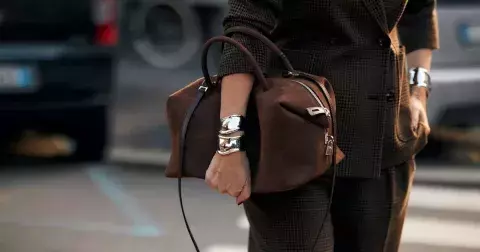 Proč všichni nosí cuff náramek a vy se bez něj už prostě neobejdete