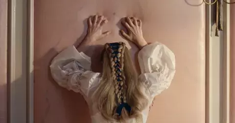 13 žhavých knižních adaptací, které vám zkrátí čekání na Valentýna