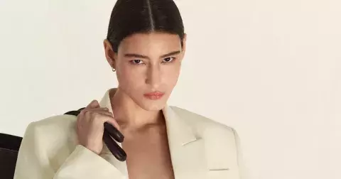 Léto 2025 bez kompromisů: 7 tipů jak se konečně zbavit akné na těle