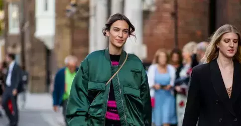 Nejvíc sexy džíny jara se vrací, zeštíhlují nohy a nosí je i Kate Moss