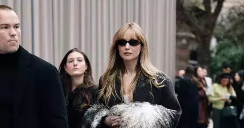 Pracovní šatník podle Diora: 5 outfitů nabitých francouzskou elegancí