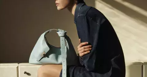 Únor ve znamení koně: Novinky z módy a nové kolekce známých značek