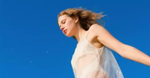 PMS i únava: 5 signálů, které vám říkají, že tělo potřebuje změnu