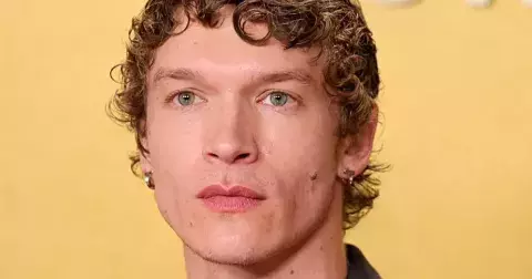 Něžná maskulinita je nový ideál přitažlivosti. Kdo v ní dnes vede?