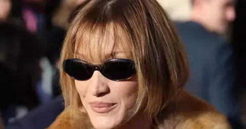 Bella Hadid šla nakrátko. Její pageboy bob získal status trendu jara