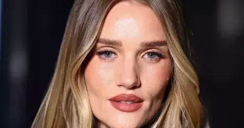 Luxusní vlasy: Foiled kašmír a nejkrásnější bronde odstíny roku 2026