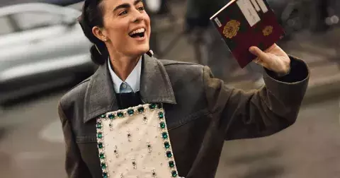 Mokasíny, rugby trička a saka: 10 jarních kousků ve stylu Miu-Miu girl