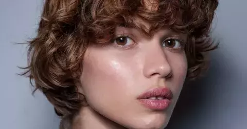 Nejkrásnější ofinkou podzimu je ta vlnitá, přirozená a zatraceně boho