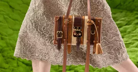 Hravé tvary kabelek Louis Vuitton definují it-bag roku 2026