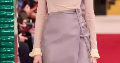 Zapomeňte na bílou: Francouzky sází na eleganci baletek a růžovou