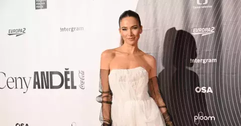 Nejlepší outfity cen Anděl 2025: Od sex-appealu po gotiku