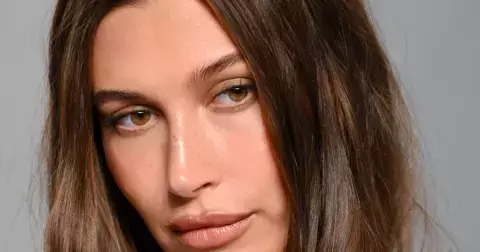 XXL lips jsou passé. Micro-lining pouze tužkou na rty zažívá comeback