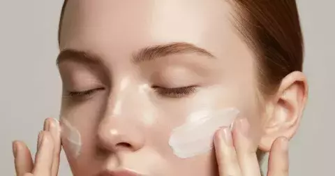 Skincare foundation: Make-up a péče o pleť v jednom produktu