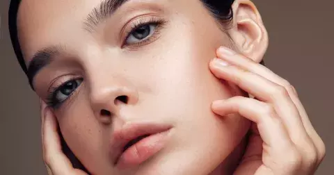 Tattoo blush: Bude vytetovaná tvářenka dalším velkým beauty trendem?