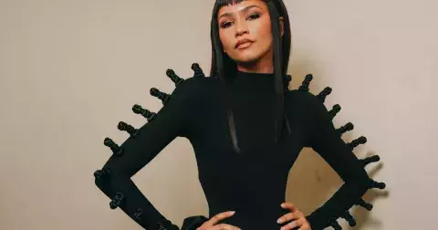 2025, do you dare? Věčný půvab a rebelství micro ofinky