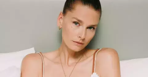 Pandora Talisman: Od starověkých mincí k moderní identitě