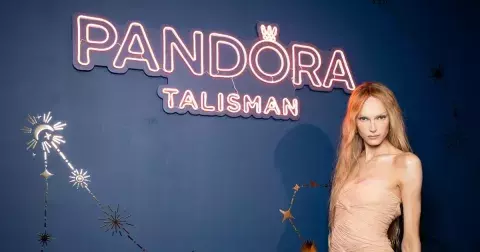 Na skok do Los Angeles: Pandora Talisman objevuje sílu zvěrokruhu