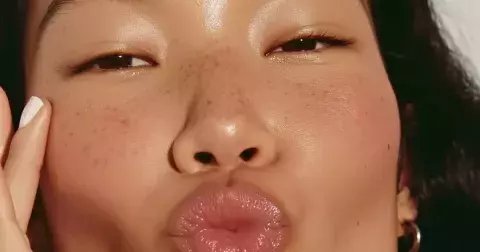 Anti-blush trend alert: Podzimní blush, který nechce být vidět