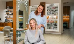 Modelka Kateřina Petrášková a kadeřnice Klára Šebelová